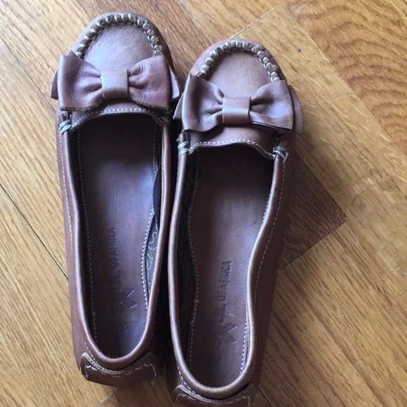 Brown Bow Loafers - Picture 1 of 3